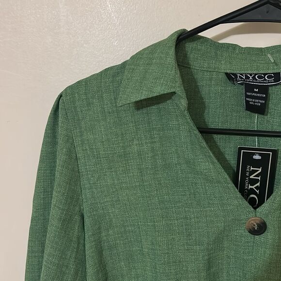 NYCC New York Clothing Green bottom tied button top size medium nwt - Picture 2 of 5